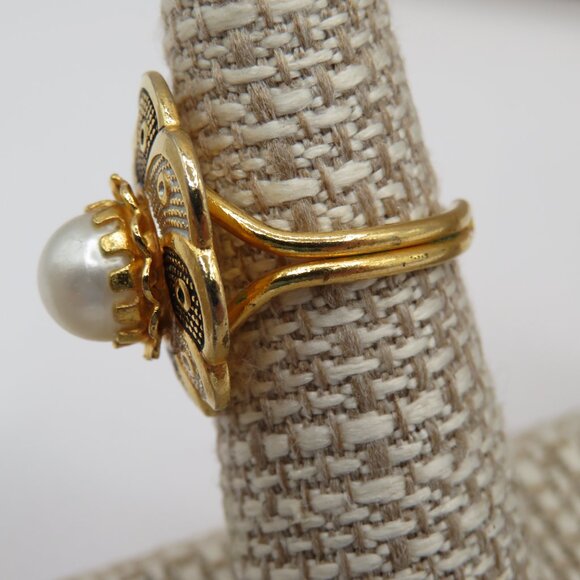 Vintage Damascene Style Faux Pearl Floral Ring Size 5 Adjustable - Picture 5 of 10